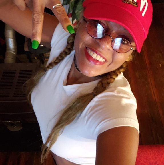 blondiedevine41